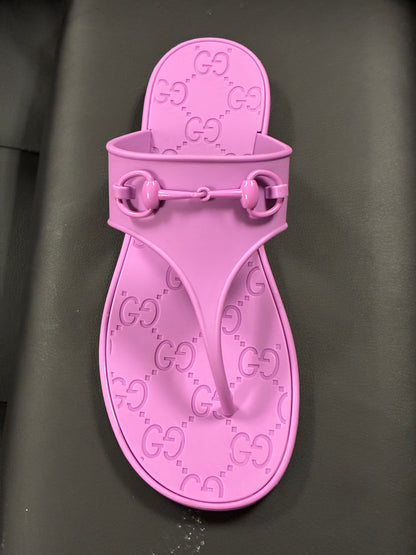 Gu**i slides