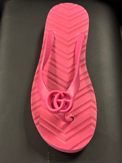 Gu**i Thong Platform Slide