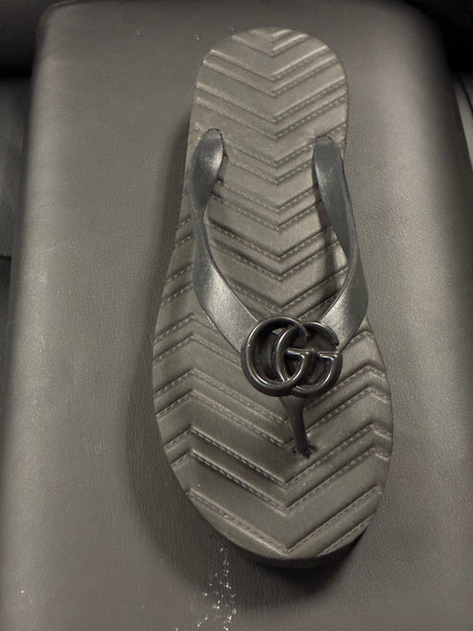 Gu**i Thong Platform Slide