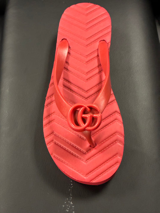 Gu**i Thong Platform Slide