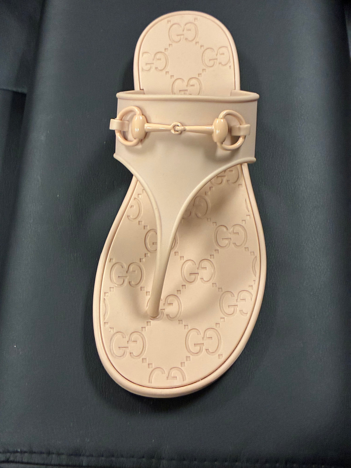 Gu**i slides