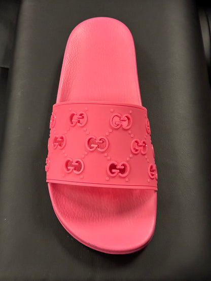 Gu**i Beach Slide