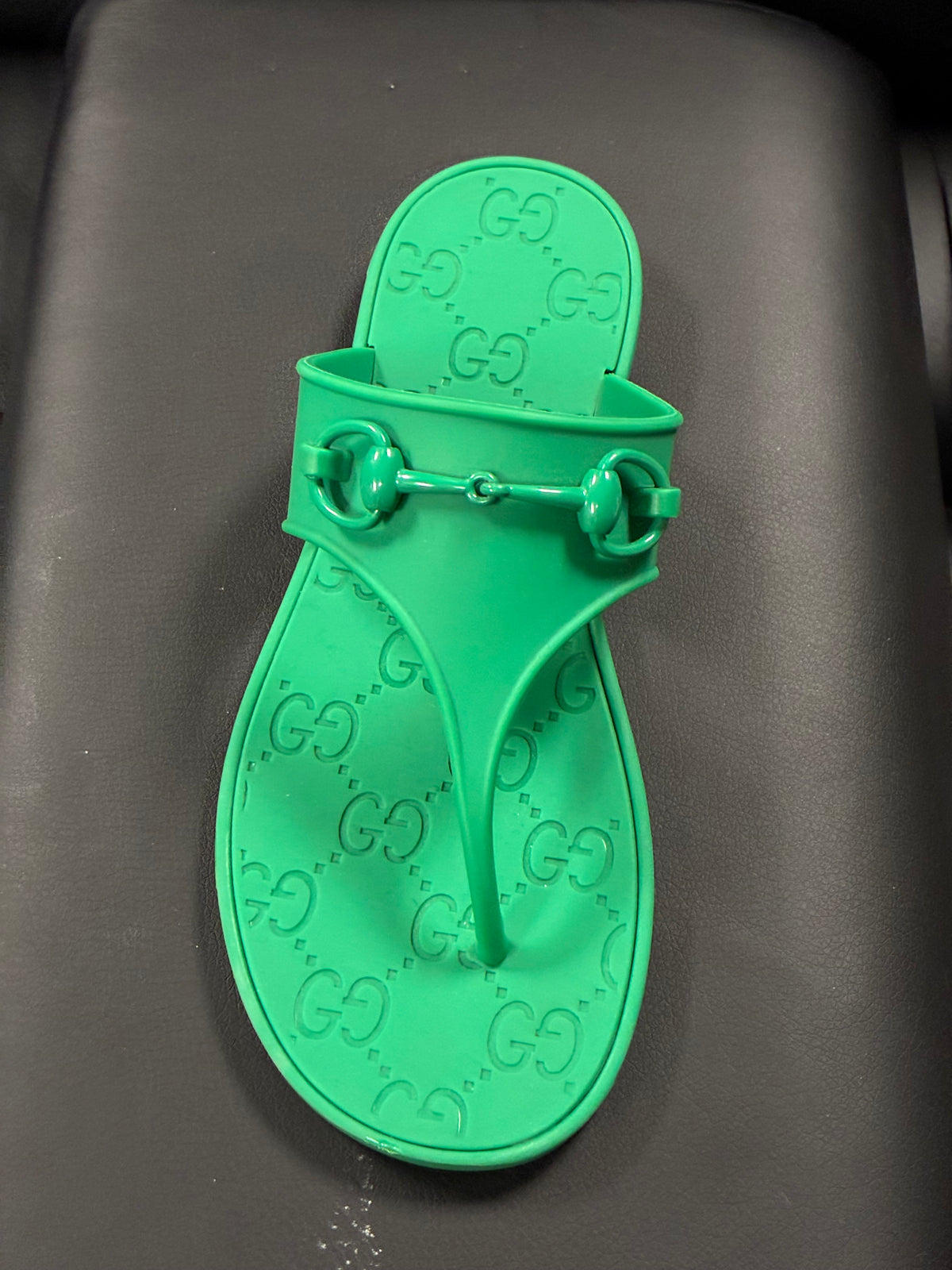 Gu**i slides